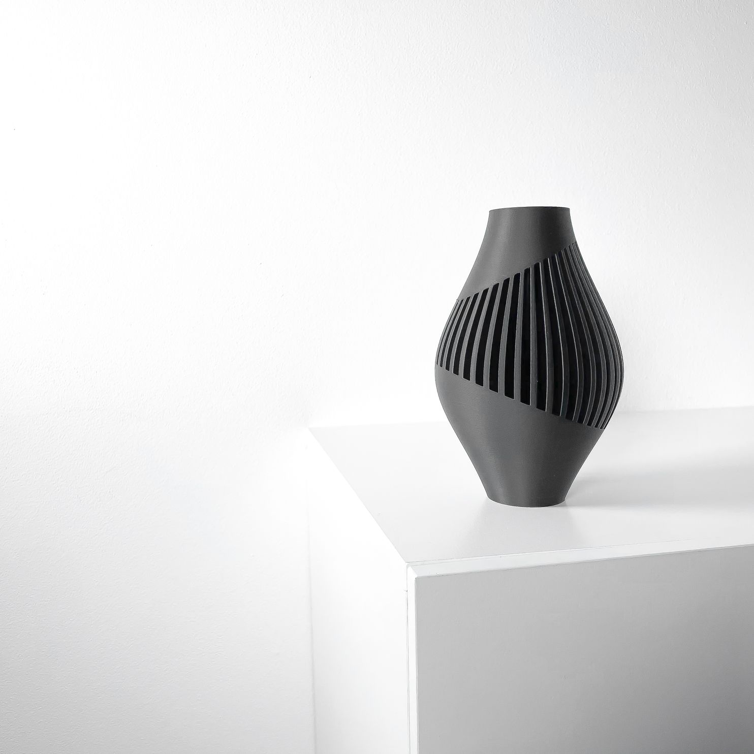 Unikali vaza Rinex – stilingas, ekologiškas ir ilgaamžis pasirinkimas jūsų interjerui