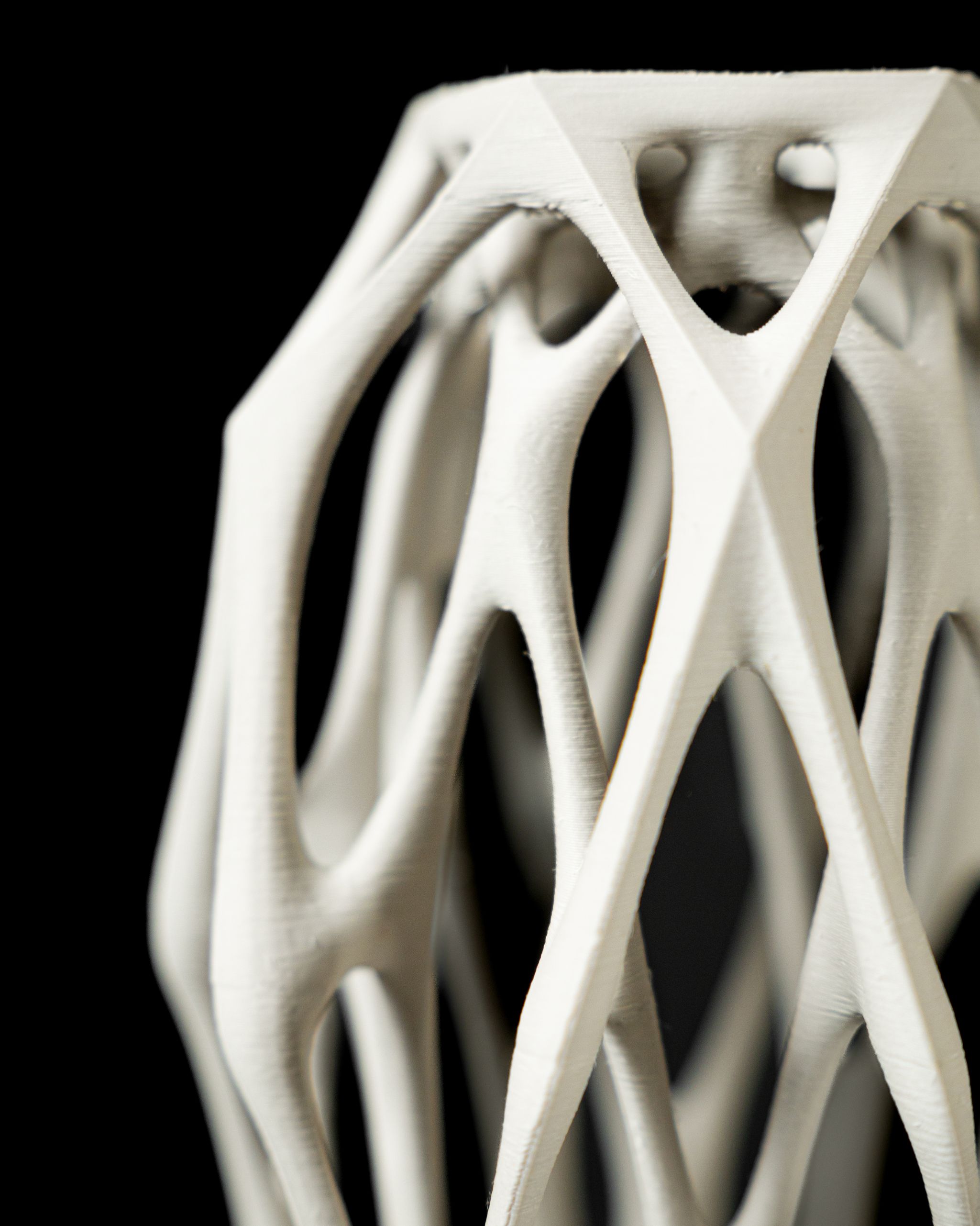 Unikali vaza Mantis  – stilingas, ekologiškas ir ilgaamžis pasirinkimas jūsų interjerui