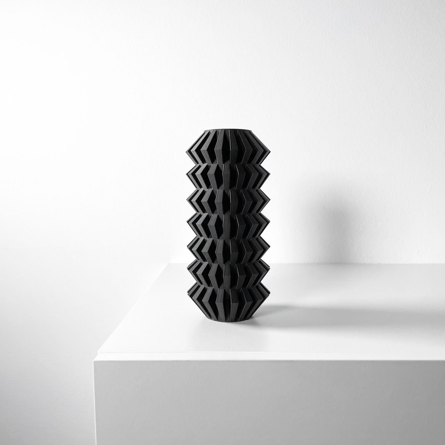 Unikali vaza Lomo – stilingas, ekologiškas ir ilgaamžis pasirinkimas jūsų interjerui