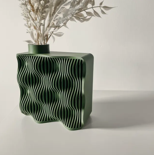 Unikali vaza Komso – stilingas, ekologiškas ir ilgaamžis pasirinkimas jūsų interjerui