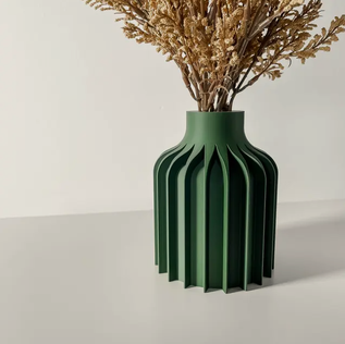 Unikali vaza Kinsu – stilingas, ekologiškas ir ilgaamžis pasirinkimas jūsų interjerui