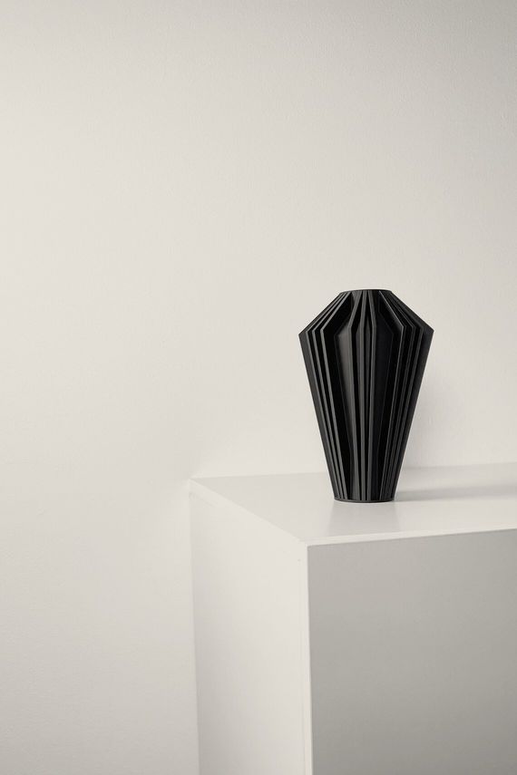 Unikali vaza Kimi – stilingas, ekologiškas ir ilgaamžis pasirinkimas jūsų interjerui