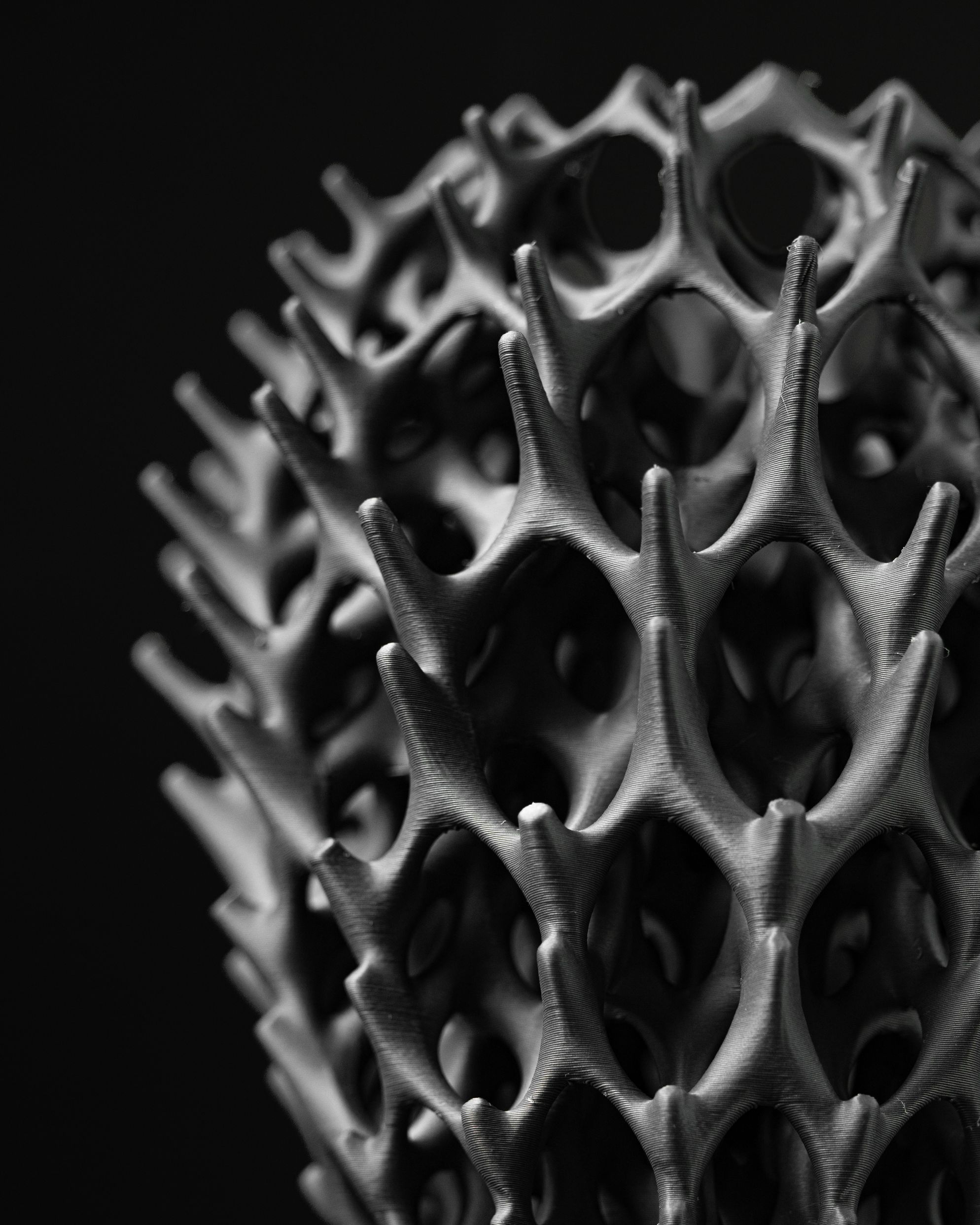 Unikali vaza Invadare – stilingas, ekologiškas ir ilgaamžis pasirinkimas jūsų interjerui