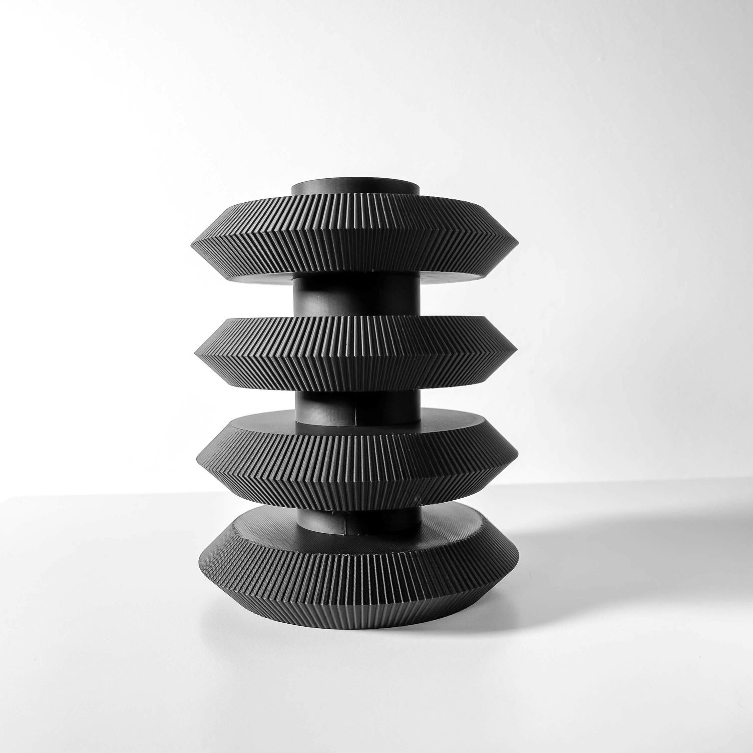 Unikali vaza Enima – stilingas, ekologiškas ir ilgaamžis pasirinkimas jūsų interjerui