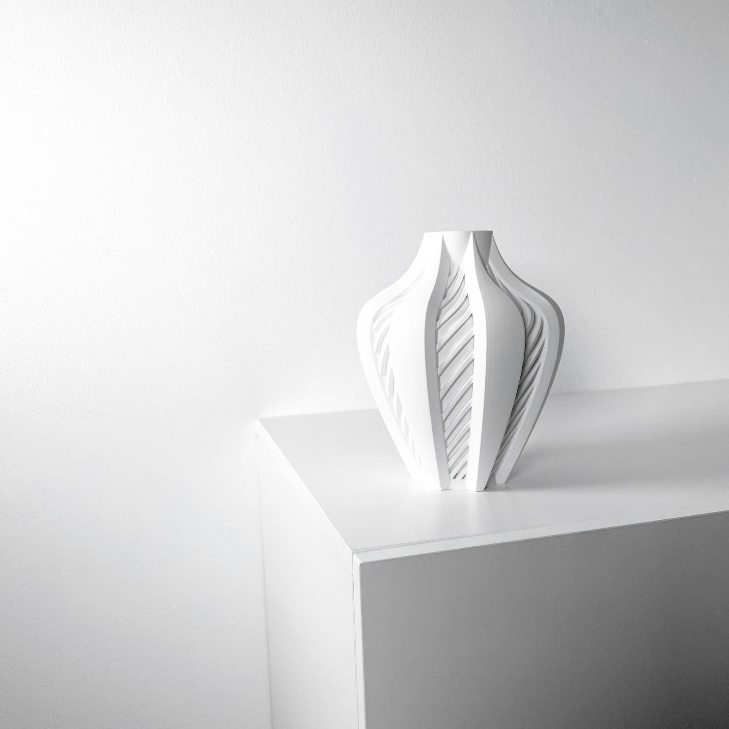 Unikali vaza Elvox – stilingas, ekologiškas ir ilgaamžis pasirinkimas jūsų interjerui