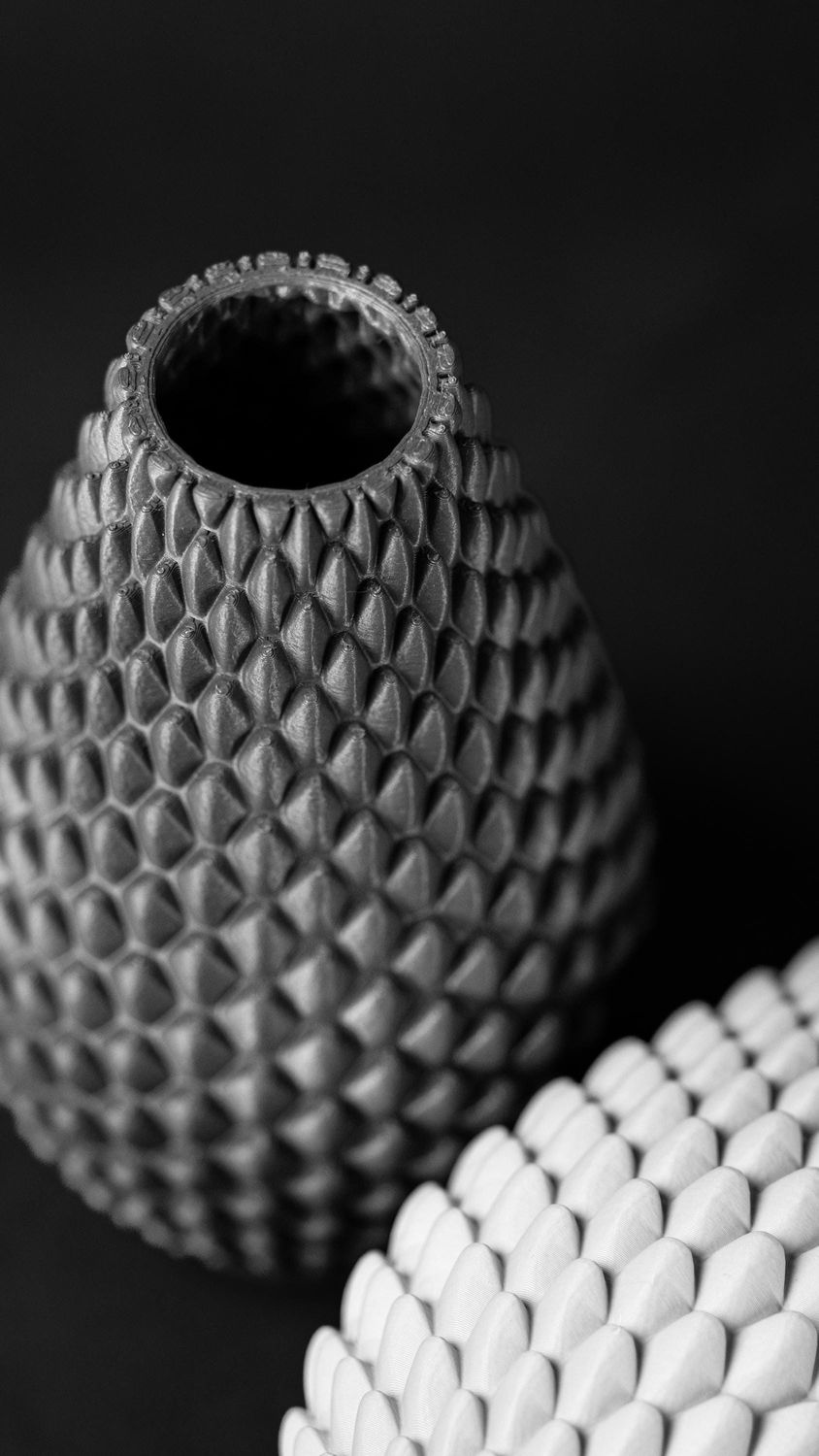 Unikali vaza Dragonscale – stilingas, ekologiškas ir ilgaamžis pasirinkimas jūsų interjerui