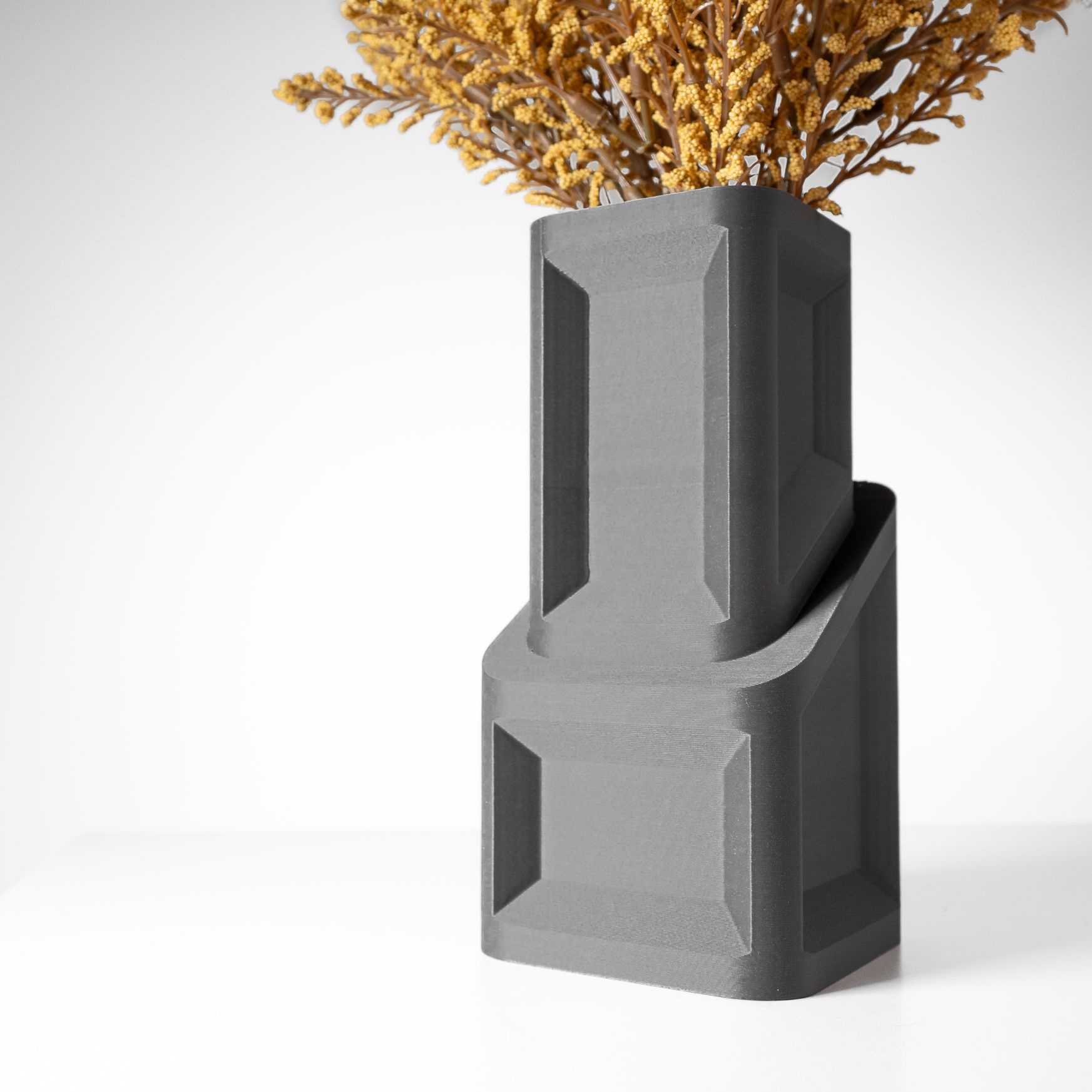 Unikali vaza Cano – stilingas, ekologiškas ir ilgaamžis pasirinkimas jūsų interjerui