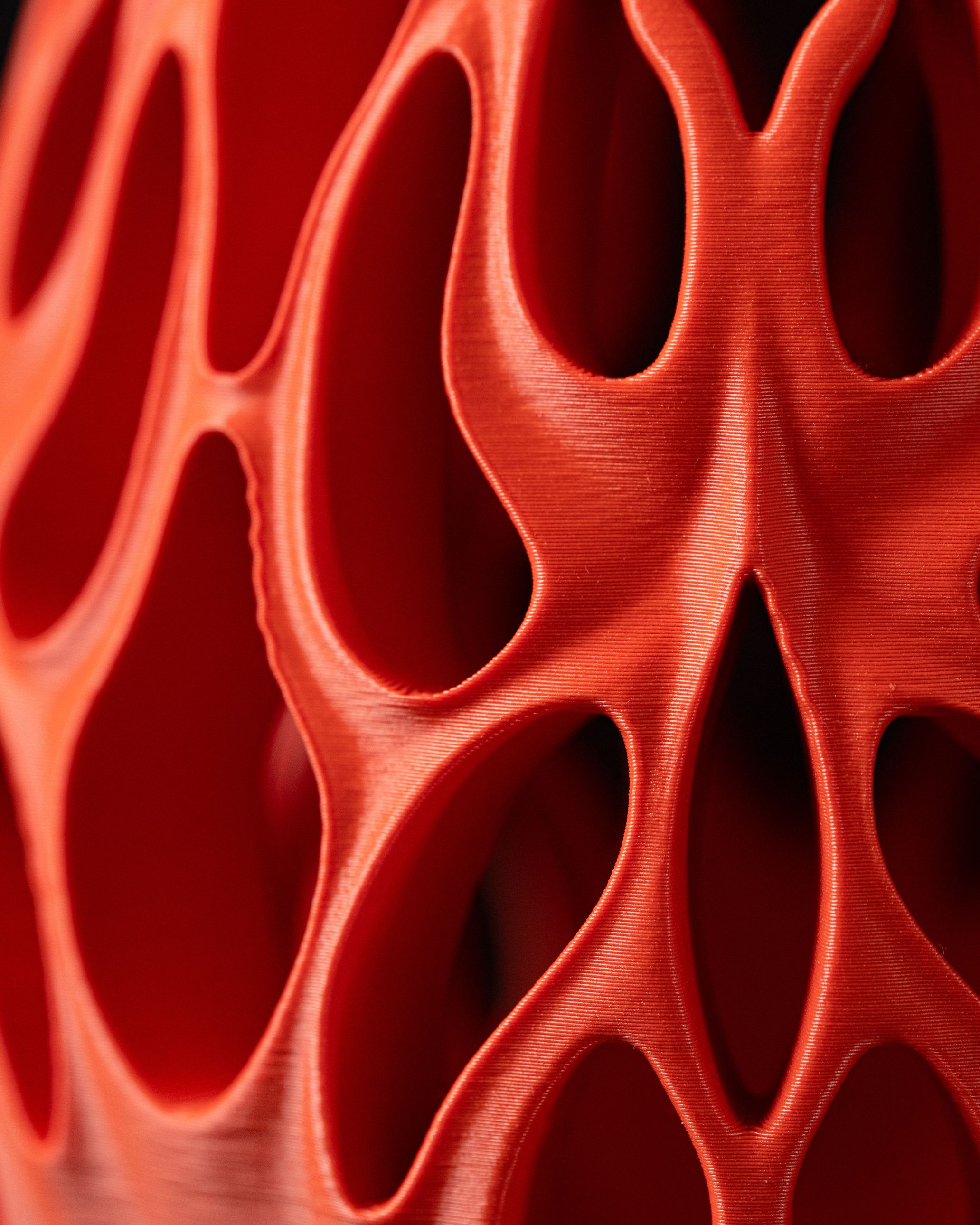 Unikali vaza Vessel – stilingas, ekologiškas ir ilgaamžis pasirinkimas jūsų interjerui