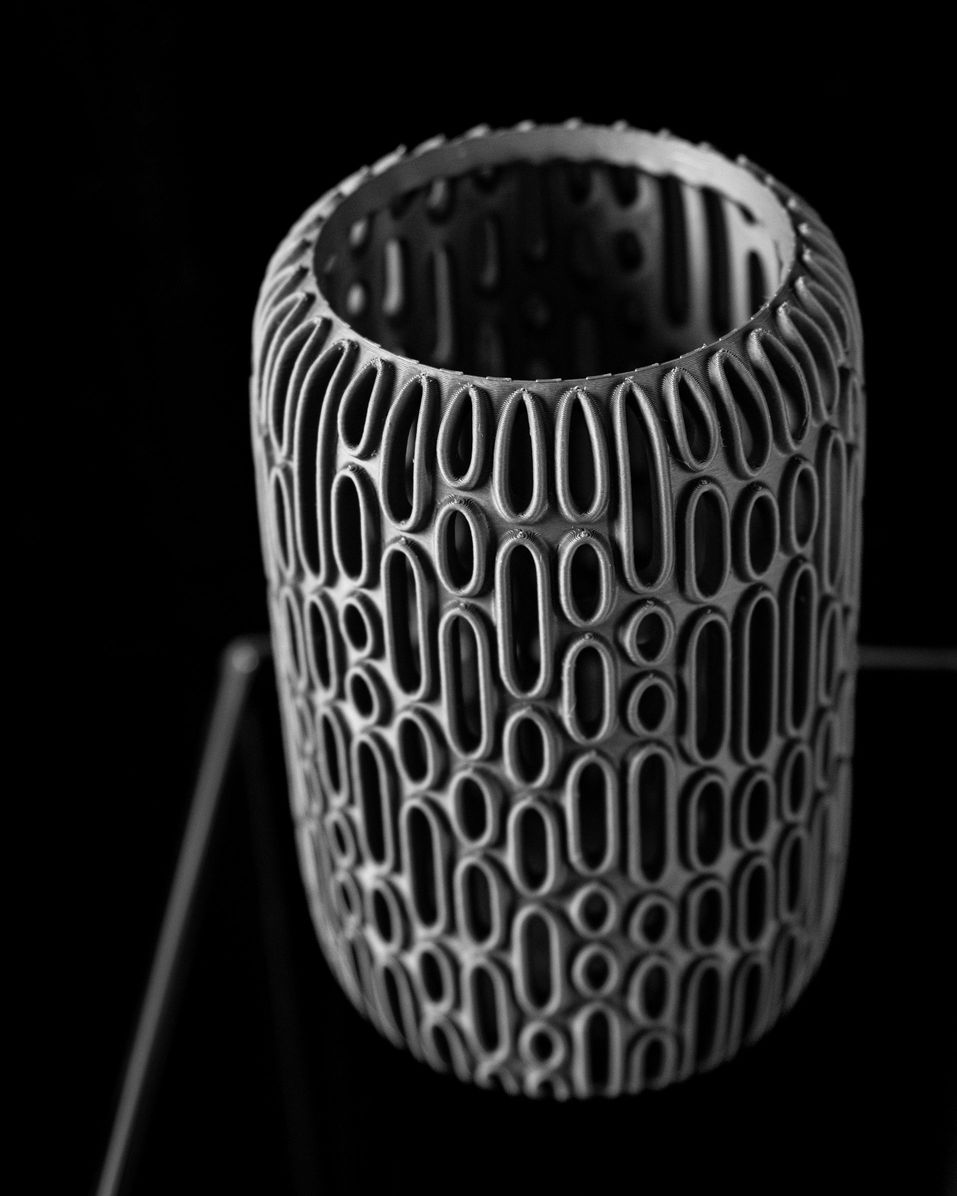 Unikali vaza Breach – stilingas, ekologiškas ir ilgaamžis pasirinkimas jūsų interjerui