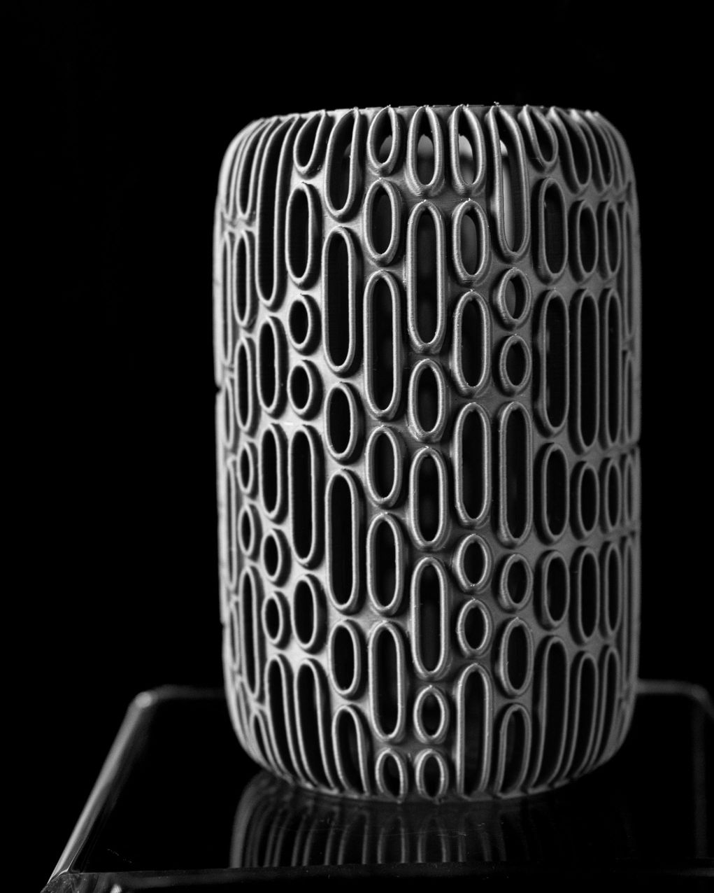 Unikali vaza Breach – stilingas, ekologiškas ir ilgaamžis pasirinkimas jūsų interjerui