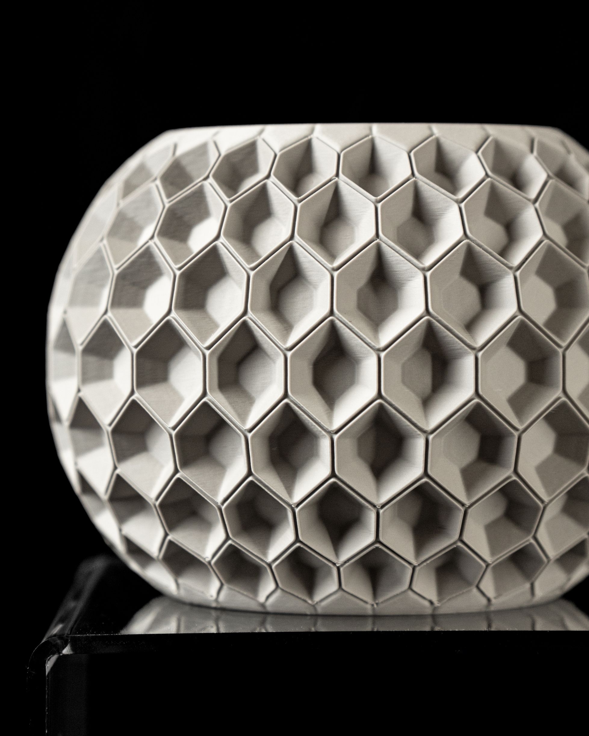 Unikalus Vazonas Hexa – Stilingas ir ekologiškas pasirinkimas jūsų interjerui