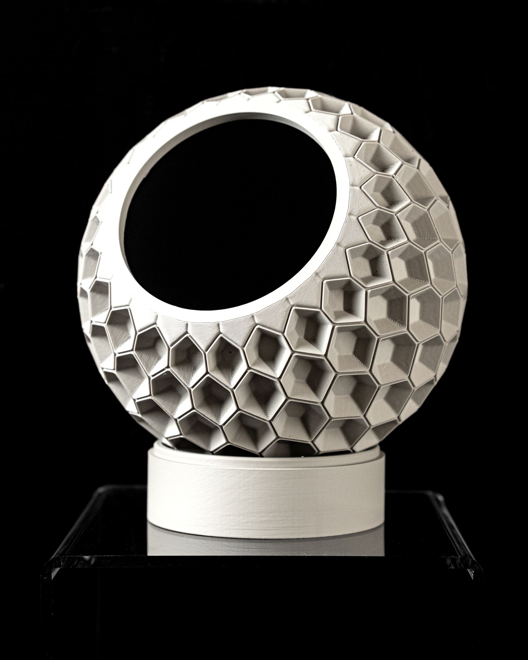 Unikalus Vazonas Hexa – Stilingas ir ekologiškas pasirinkimas jūsų interjerui