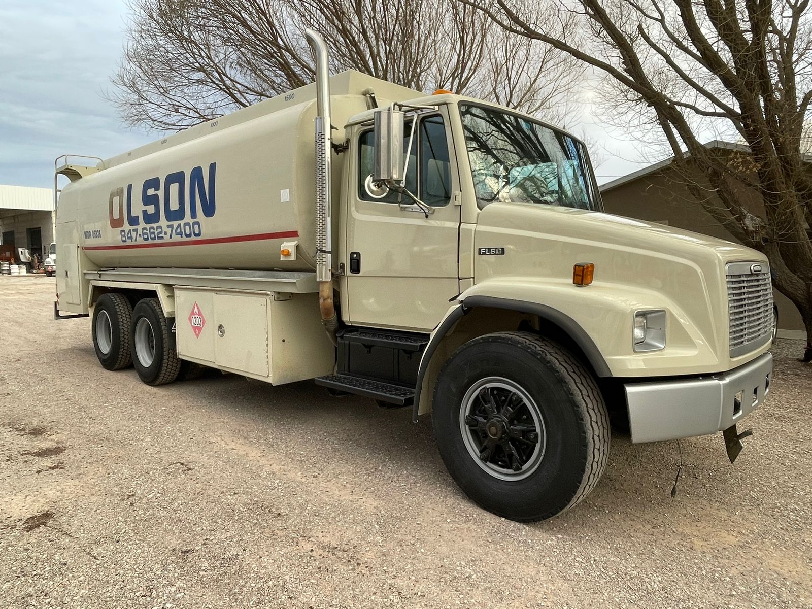 #1409 Camion Freightliner 1998 para combustible