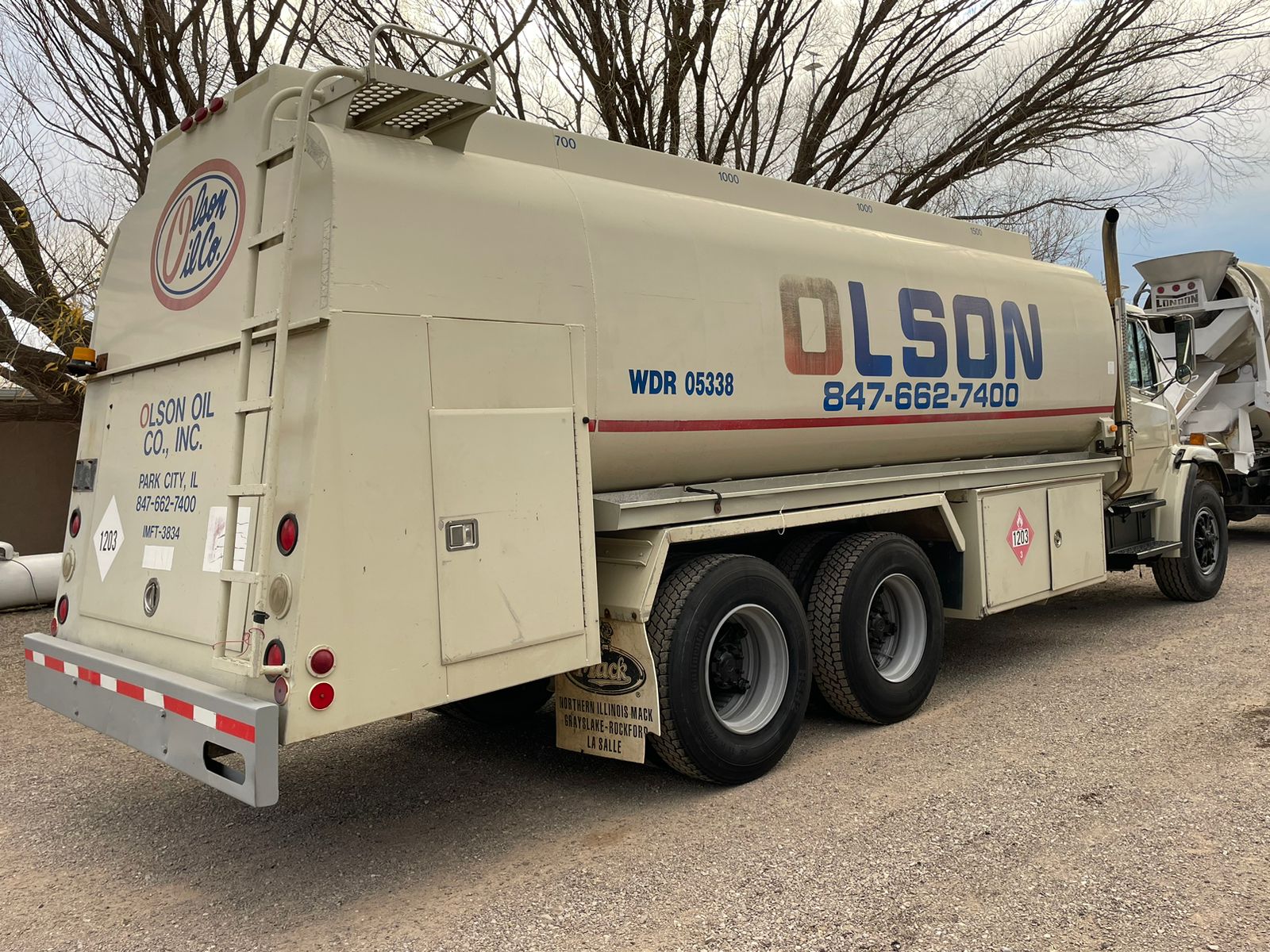 #1409 Camion Freightliner 1998 para combustible