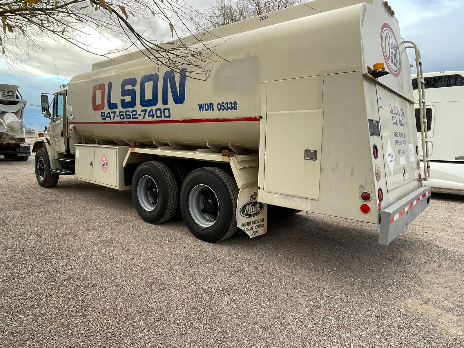 #1409 Camion Freightliner 1998 para combustible
