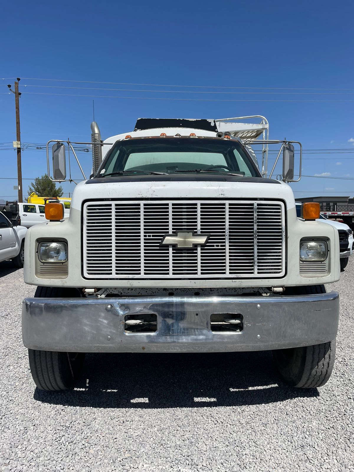 #1500 Camion Chevrolet c7500 1990 con pipa para combustible 10,600lt.