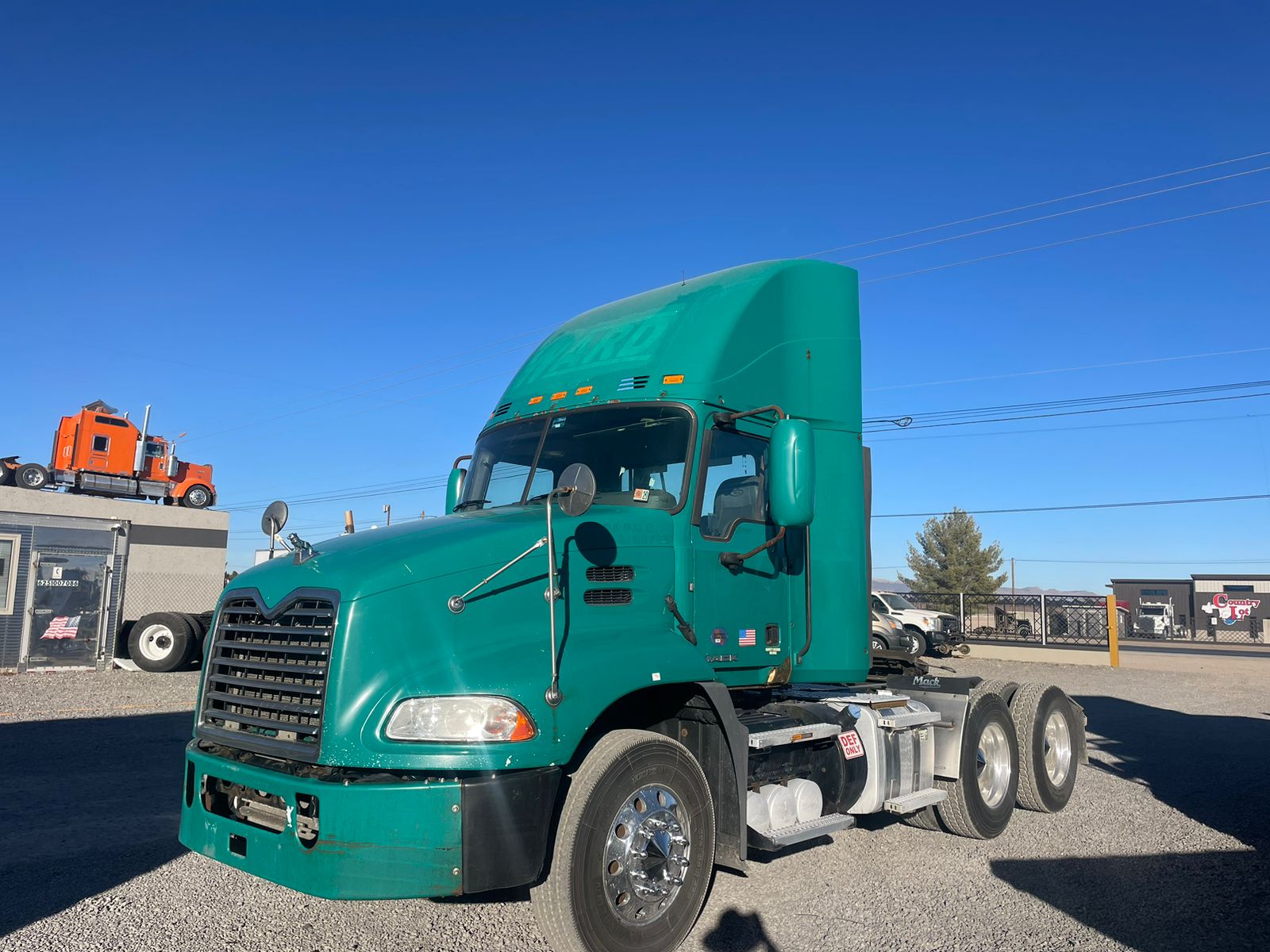 #2070 Camion Mack 2015 Motor Mack 42,000lb