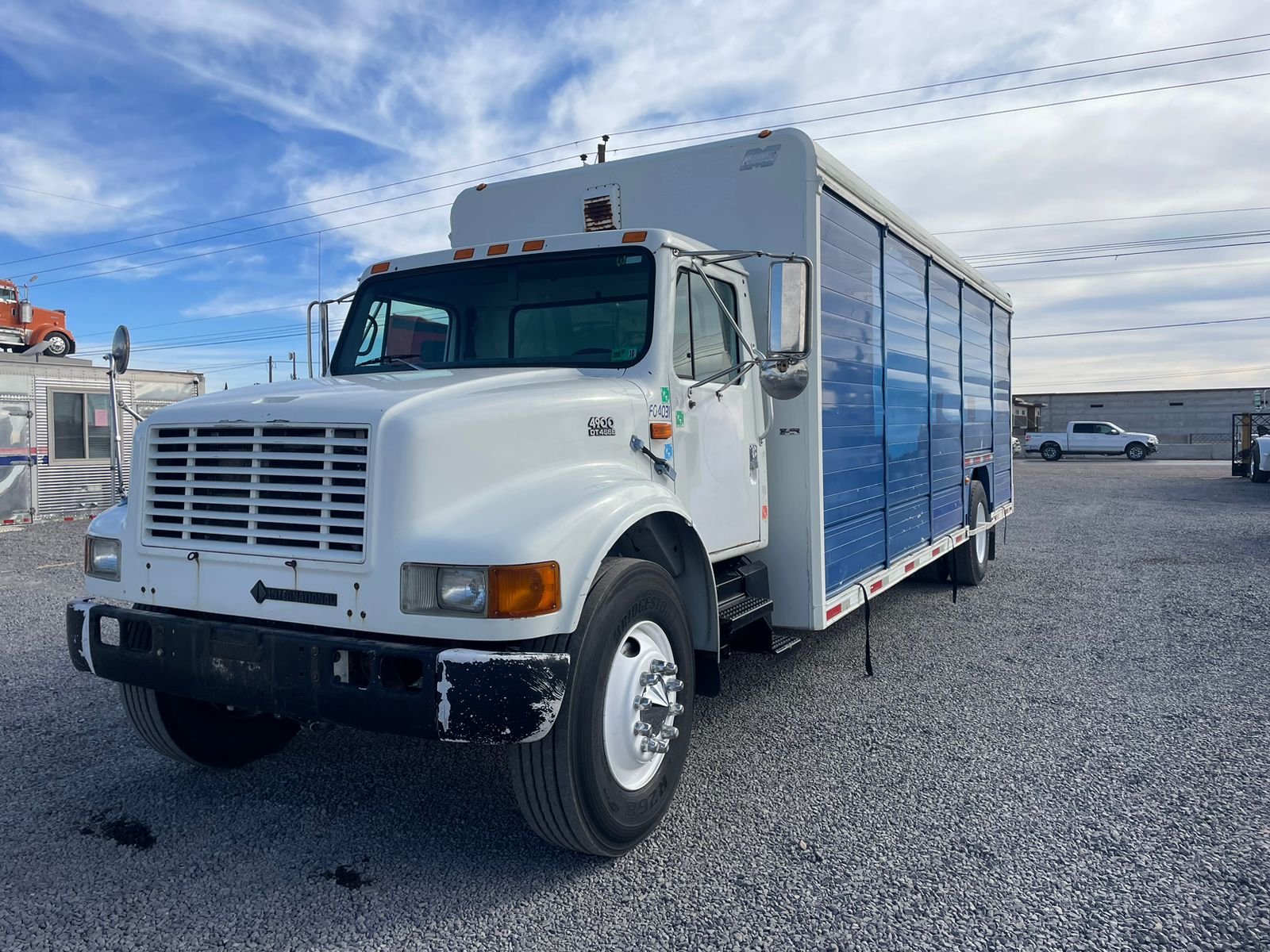 #1313 Camion International 1999 caja para refrescos