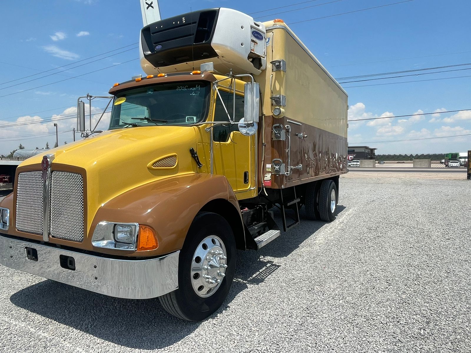 #956 Camion Kenworth 2005 con caja refrigerada