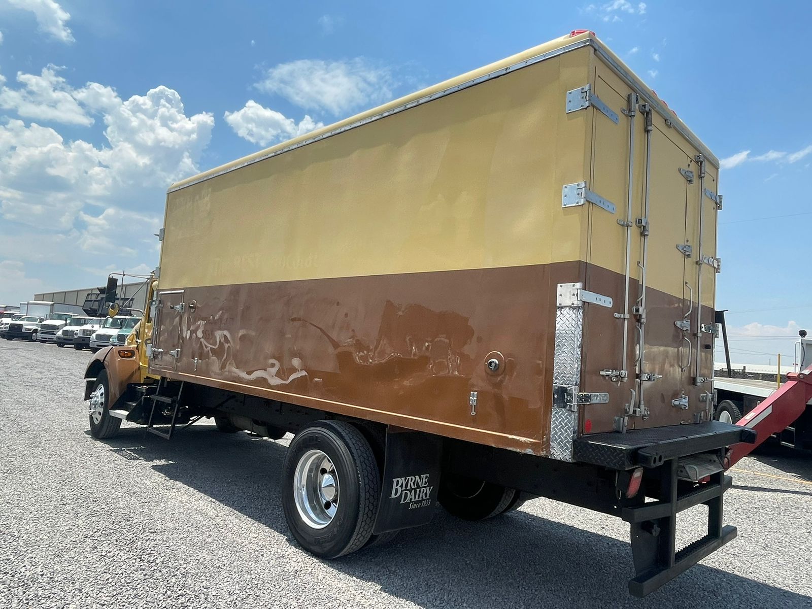 #956 Camion Kenworth 2005 con caja refrigerada