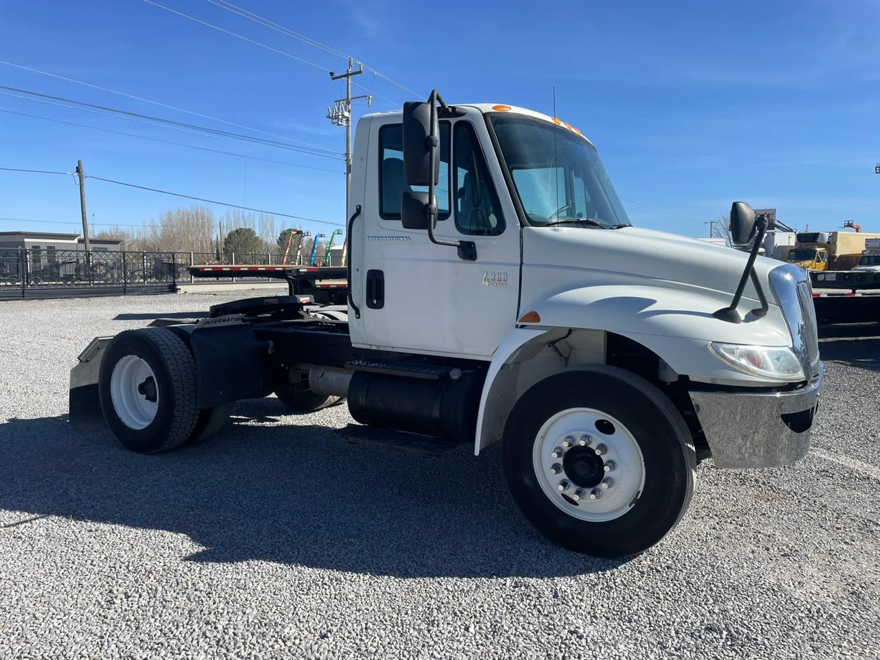 #1336 Camion International 2003 Motor Navistar tipo mulita 13,000lb