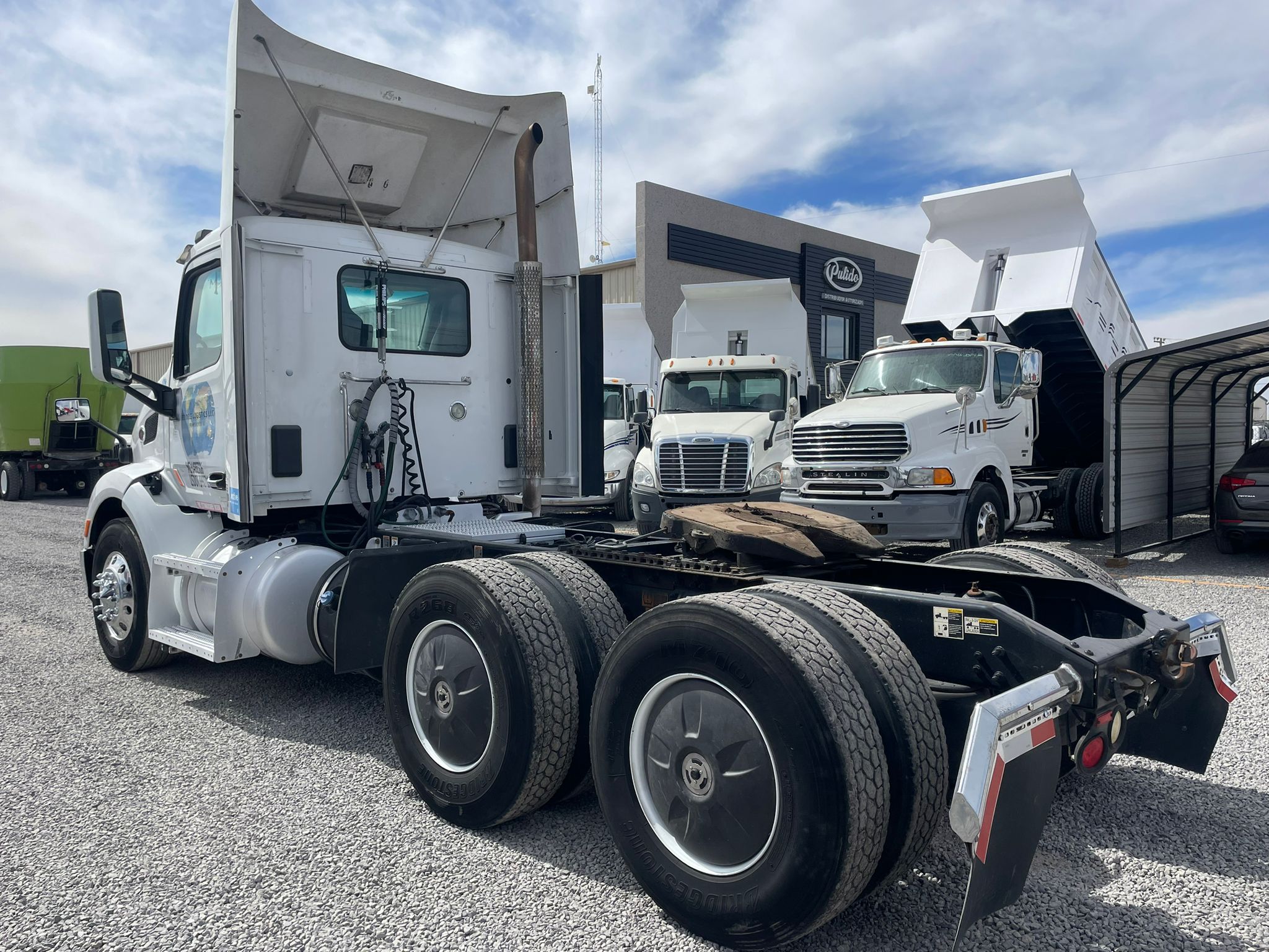#2302 Camión Peterbilt 2016 Motor Paccar mx-13 42,000lb