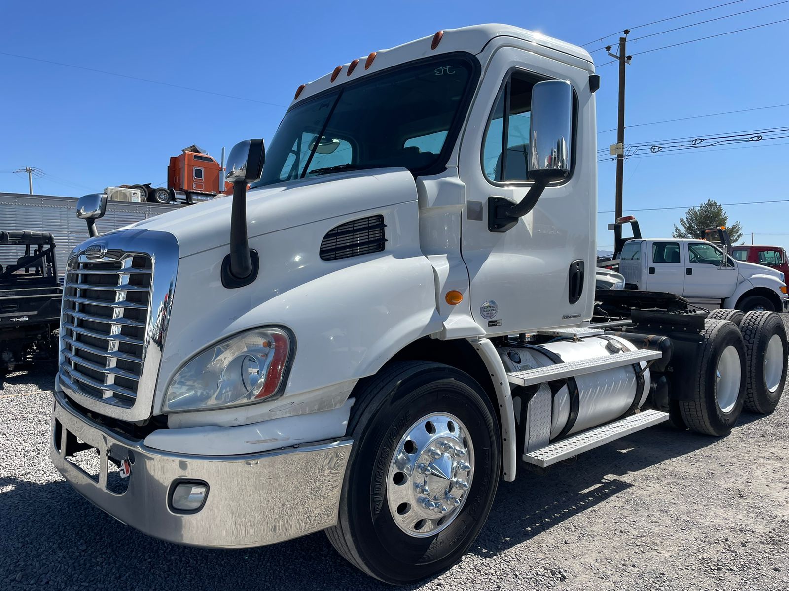 #2187 Camion Freightliner 2012 Motor Detroid DD13 42,000lb