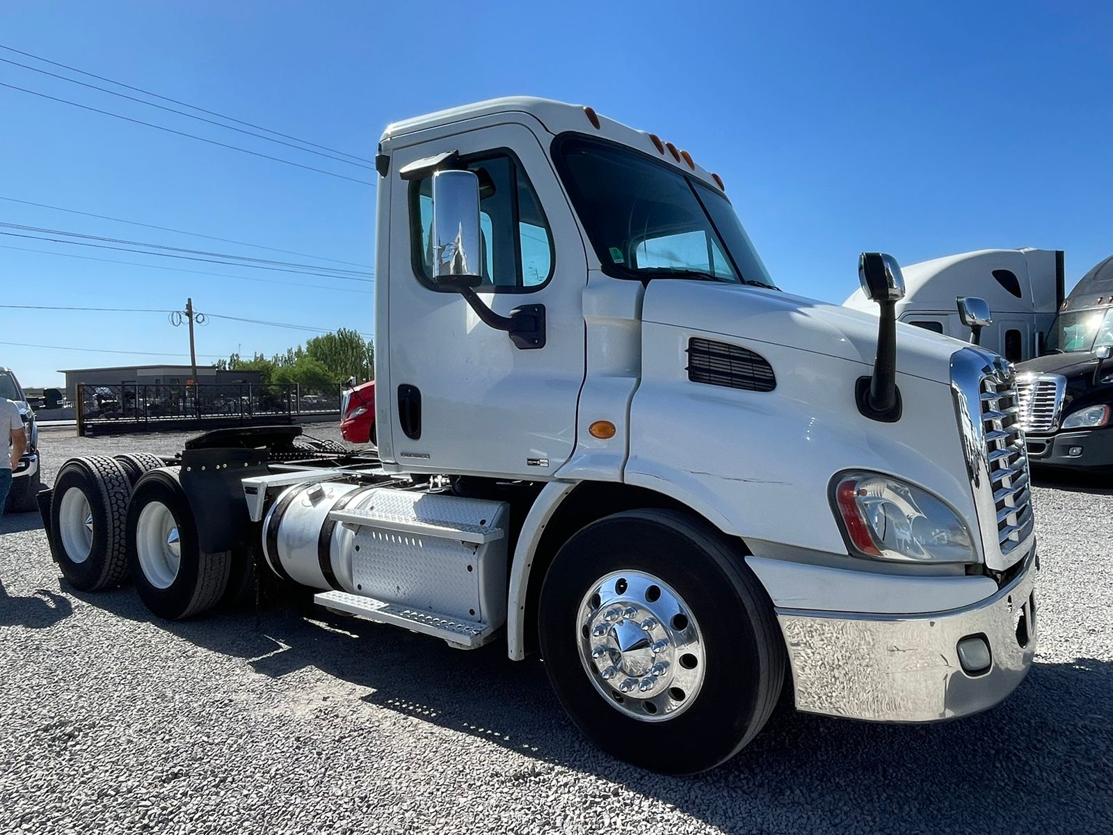 #2187 Camion Freightliner 2012 Motor Detroid DD13 42,000lb
