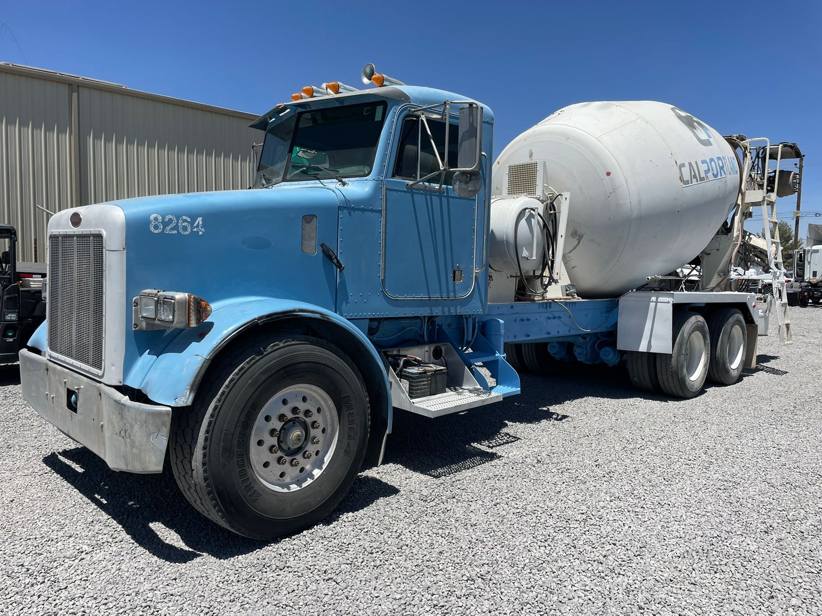 #2301 Trompo Peterbilt 2002 12 yardas