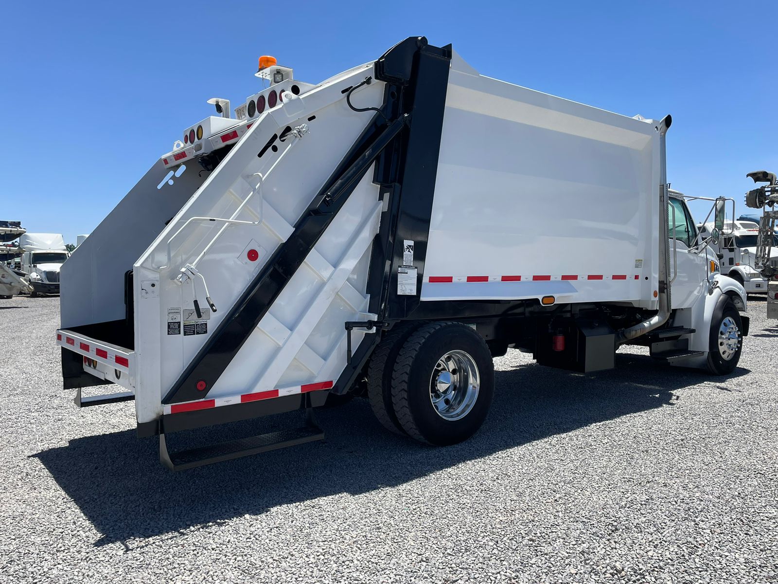 #1913 Camion Sterling 2007 para basura