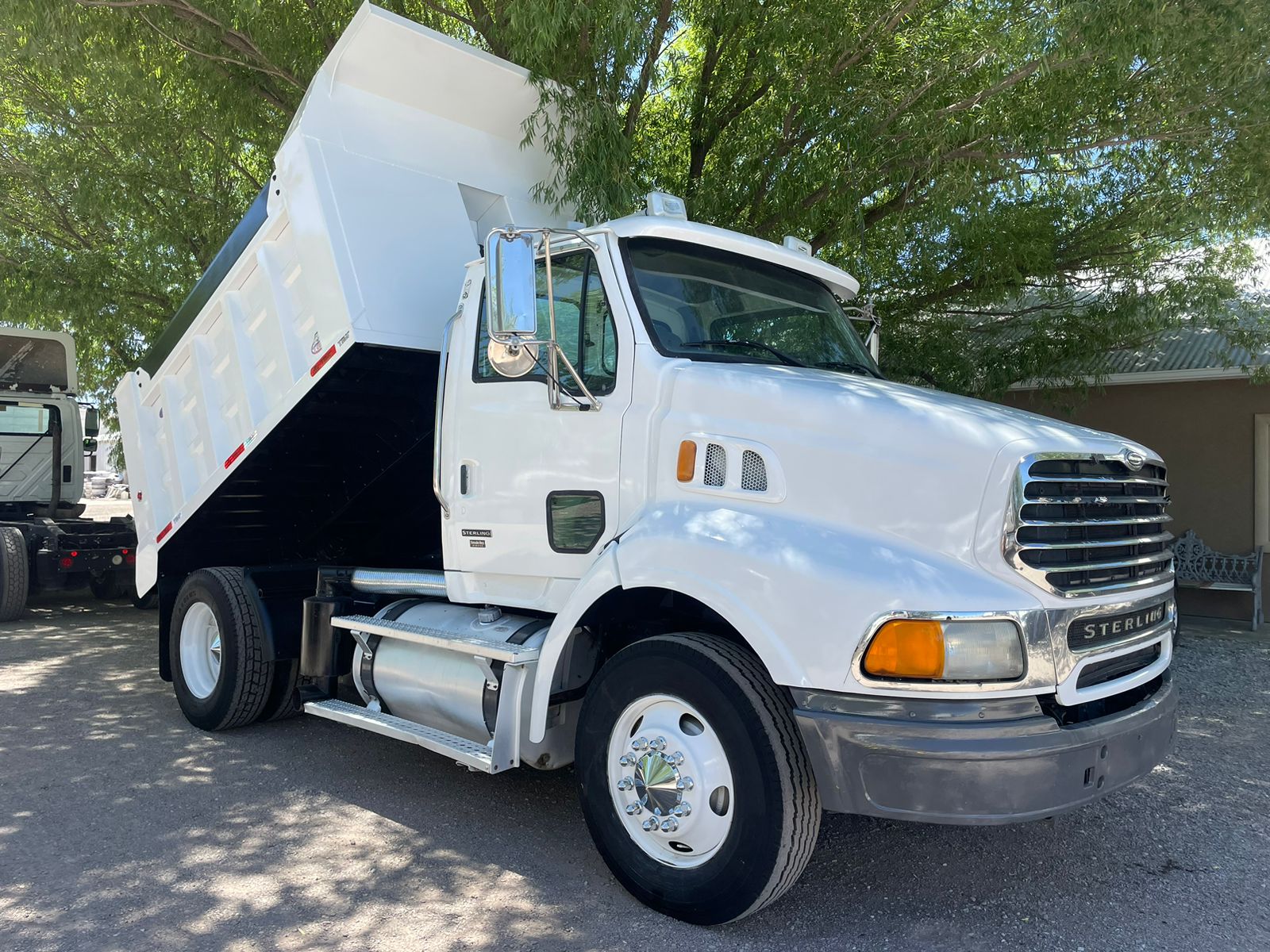 #1739 Camion Volteo Sterling 2005 7m