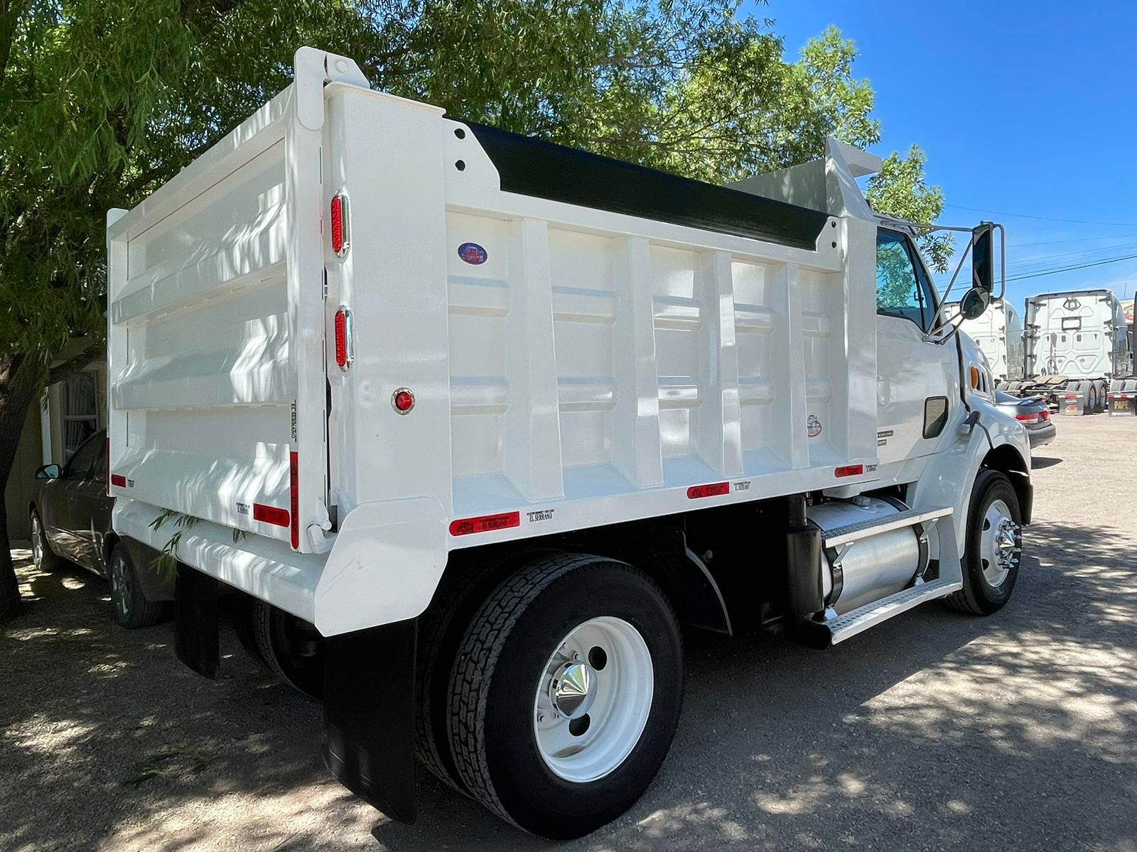 #1739 Camion Volteo Sterling 2005 7m