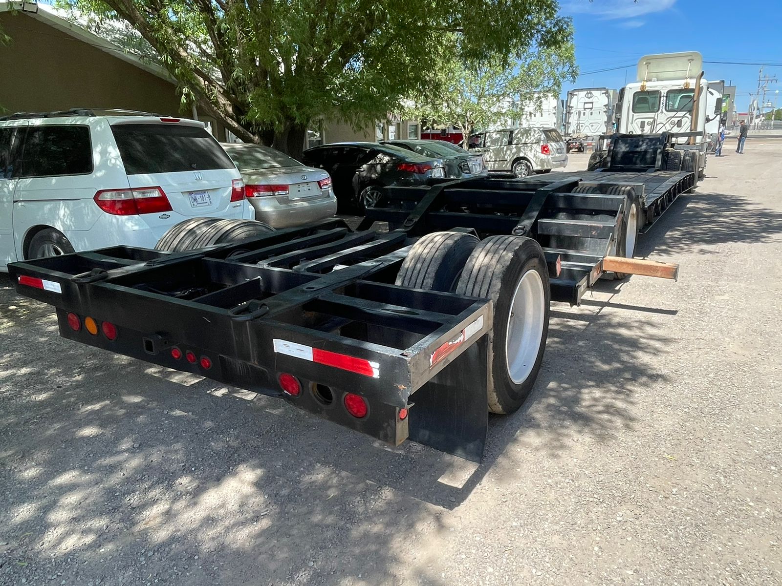 #744 Lowboy Talbert 2006 2 ejes 50'