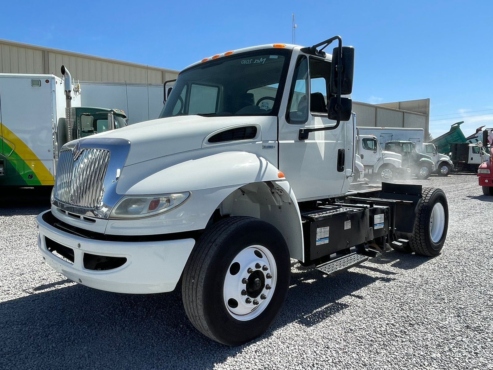 #1403 Camion International 2010 Motor Navistar 13,000lb tipo mulita