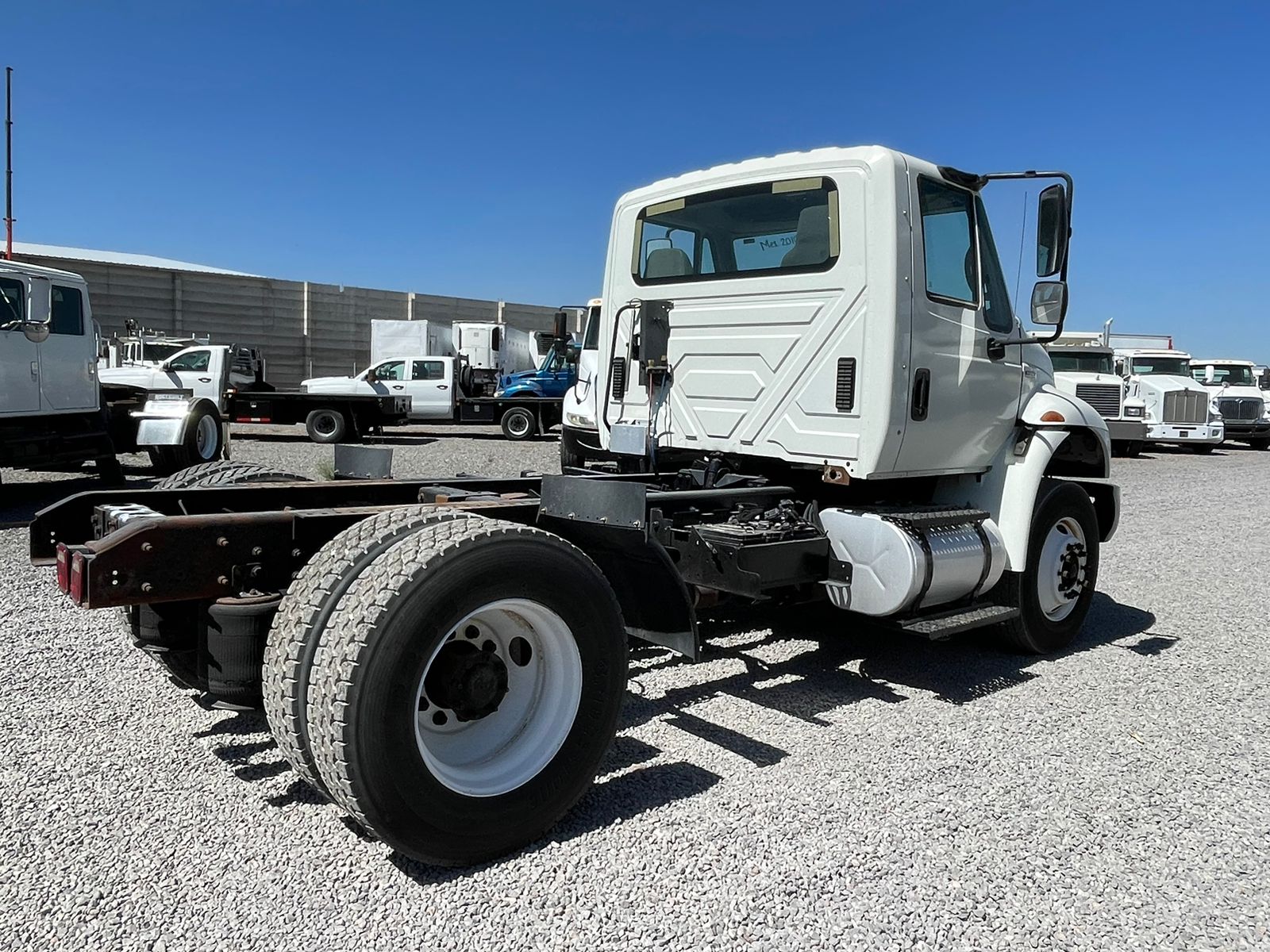 #1403 Camion International 2010 Motor Navistar 13,000lb tipo mulita