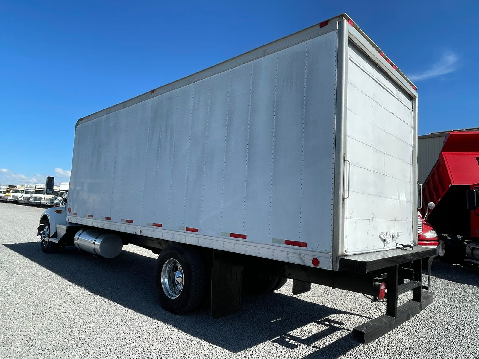 #2188 Camion Kenworth 2008 Paccar con caja seca 13,000lb 24'