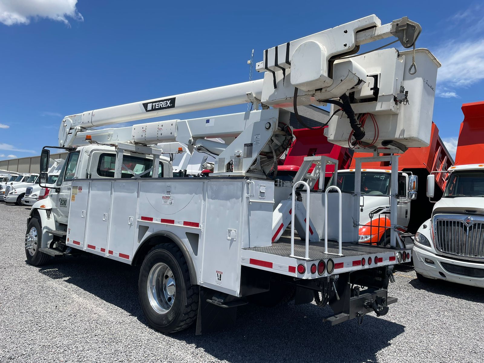 #2268 Camion International 2013 Motor Maxxforce Automatico 13,000lb con canastilla 55'