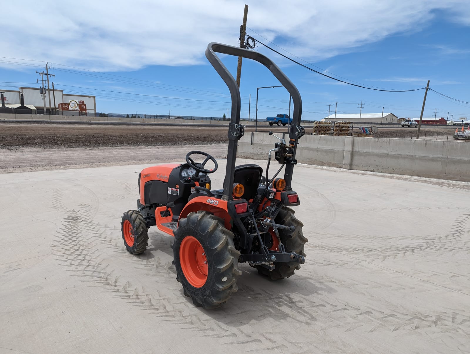 #2401 Tractor b2401 Kubota 2022
