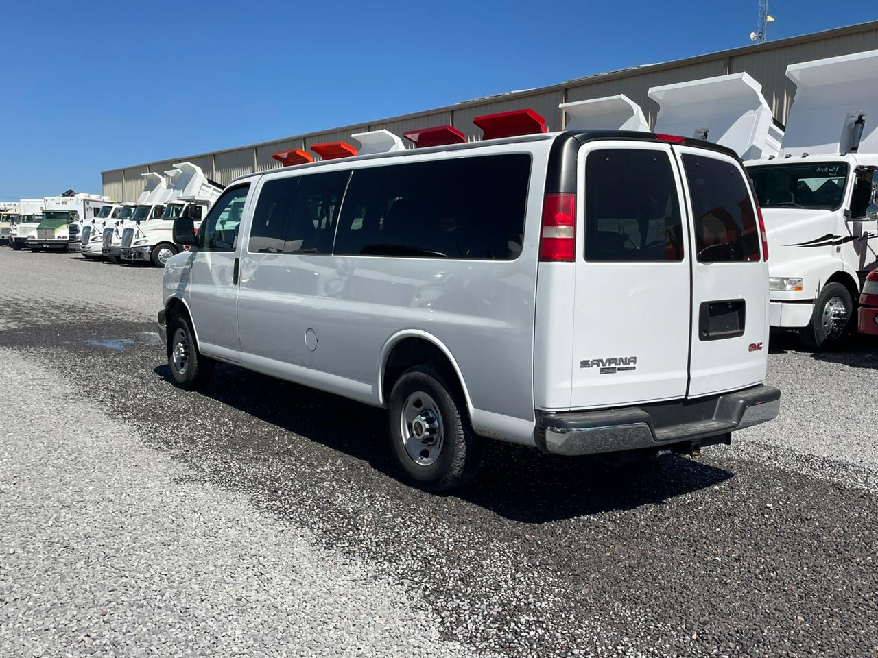 #115-R Camioneta GMC 2013 Automatico Motor 4.8L para 12 Pasajeros