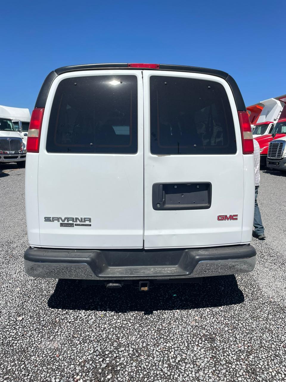 #115-R Camioneta GMC 2013 Automatico Motor 4.8L para 12 Pasajeros