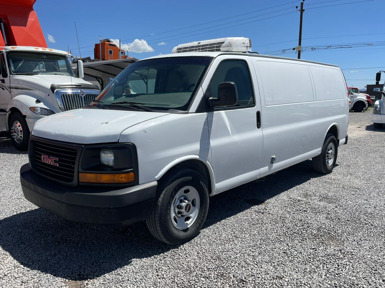 #116-R Camioneta GMC 2014 Refrigeración Thermo King Motor Diesel 6.6L Automatico con Decreto