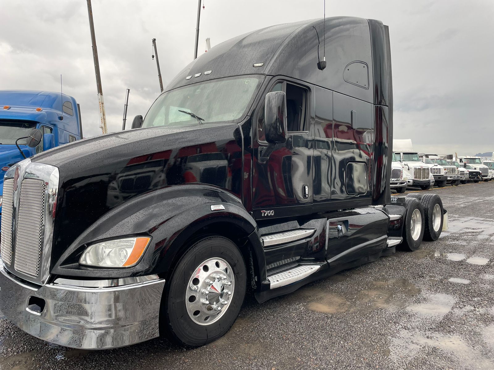 #1975 Camion Kenworth 2012 Motor Cummins ISX15-400hp 18vel. 42,000lb placas estatales