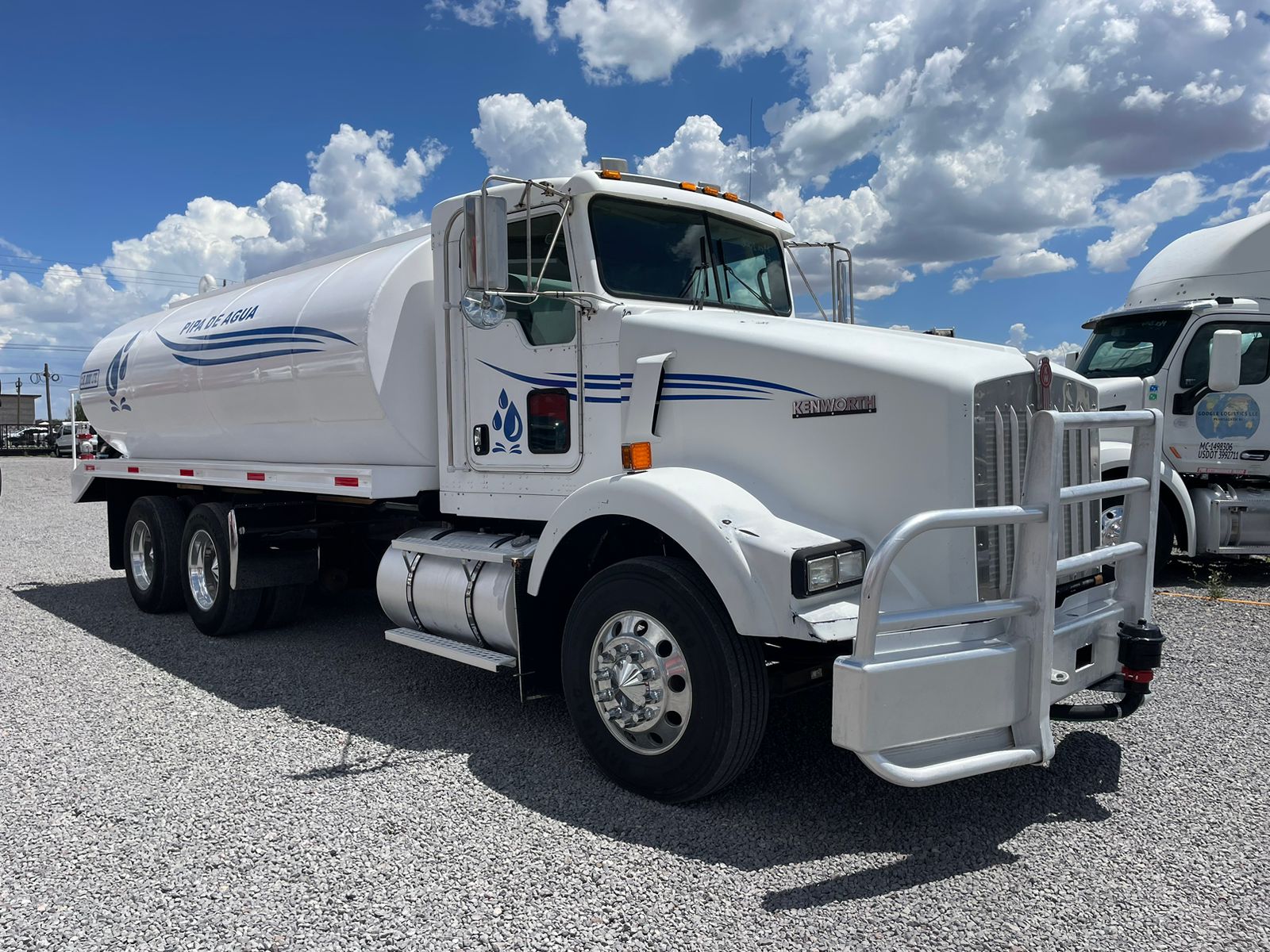 #1787 Pipa 18,000 Kenworth 2008 Motor Cummins ISX std 10 velocidad 42,000lb Freno de Motor