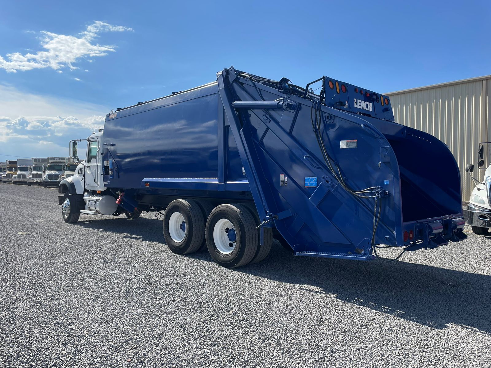#1977 Camion para basura Mack 2007 Motor Mack Automatico 42,000lb