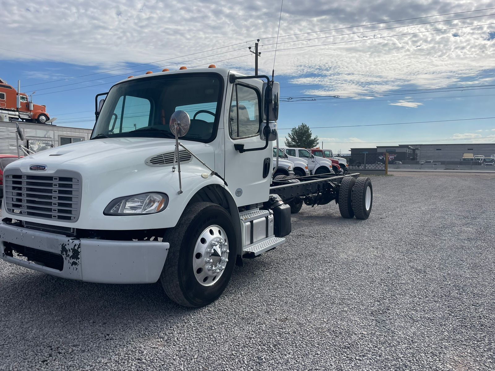 #2586 Camion Freightliner 2019 Chasis Largo Motor Detroit DD5 Automatico 13,000lb