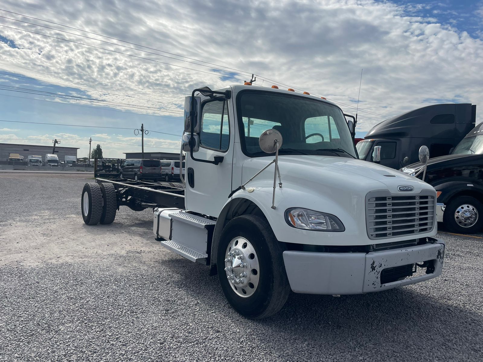 #2586 Camion Freightliner 2019 Chasis Largo Motor Detroit DD5 Automatico 13,000lb