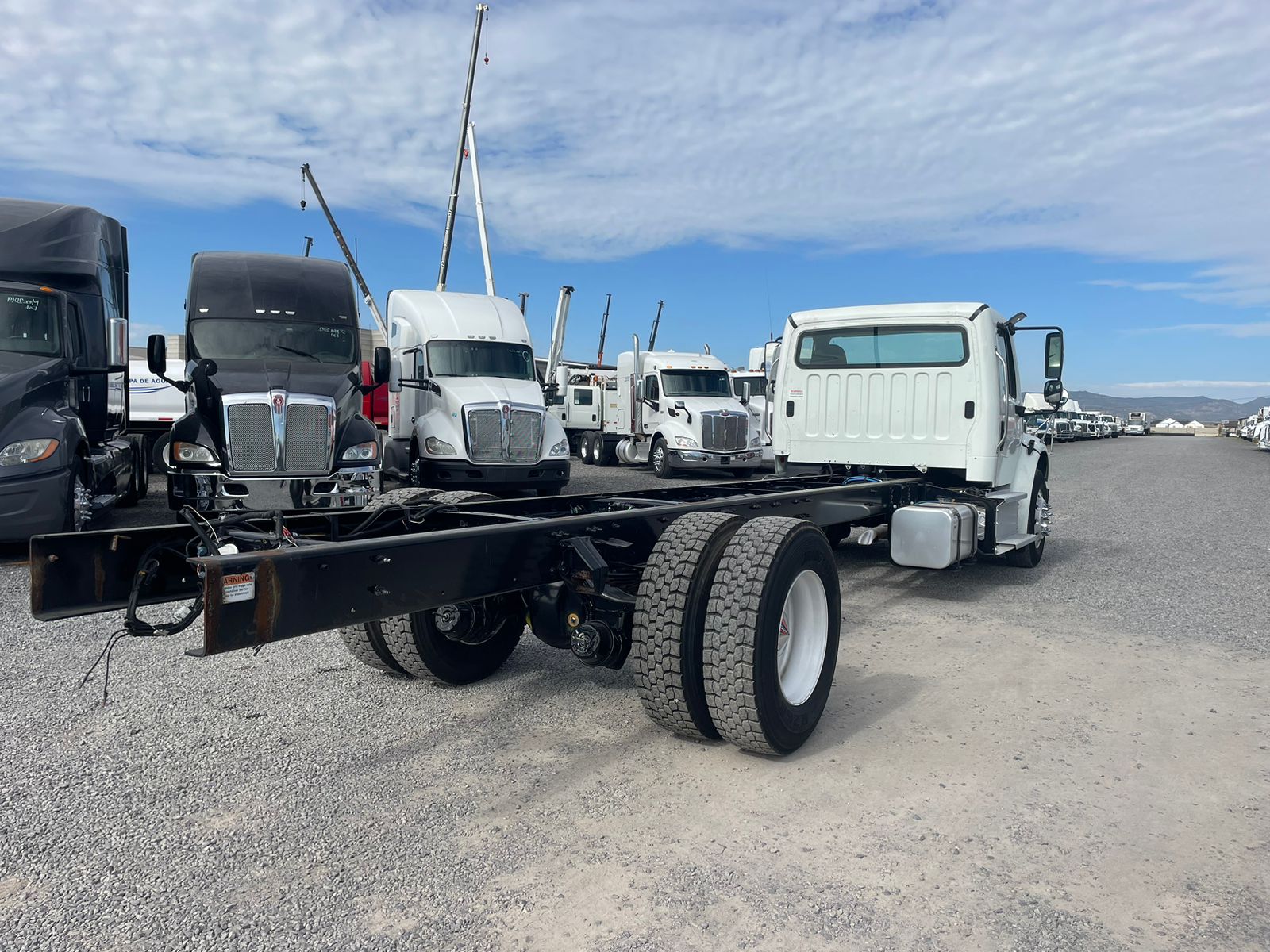 #2586 Camion Freightliner 2019 Chasis Largo Motor Detroit DD5 Automatico 13,000lb