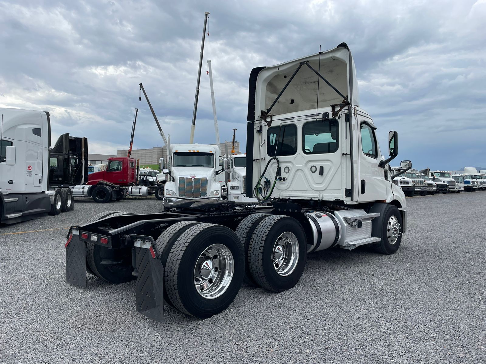 #2549 Camion Freightliner 2019 Motor Detroit DD13 Automatico 42,000lb