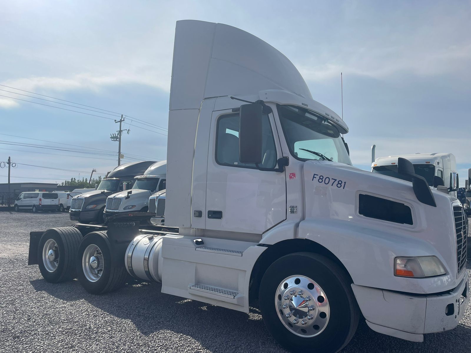 #2579 Camion Volvo 2015 Motor Volvo D13 Automático 13,000lb
