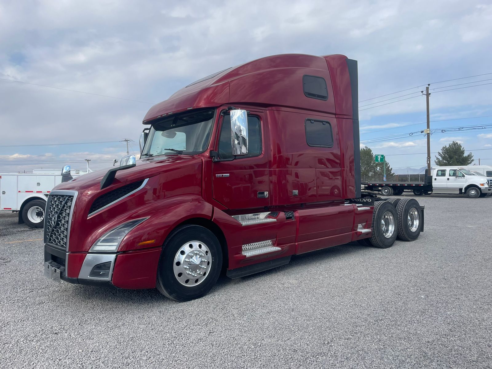 #2666 Camion Volvo 2019 Motor Volvo D13 Automático 42,000lb Placas Estatales